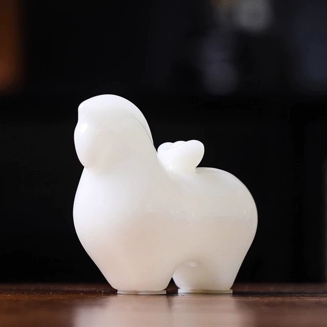 imgi_3_O1CN01GtMw9V1VRIH4z4aIJ_!!2215856252649-0-cib.jpg_ Wealth-On-Horse Ceramic Fortune Tea Pet Figurine - Premium Office & Living Room Decoration, High-End Opening Gift - Image 1